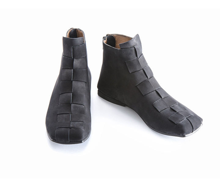 מגפון מרובע קלוע - סוליה רגילה