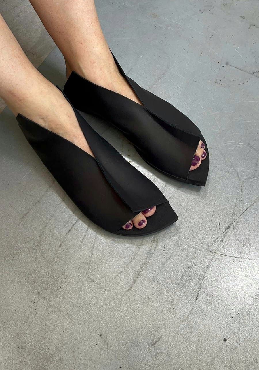 כפכף אונייה שחור