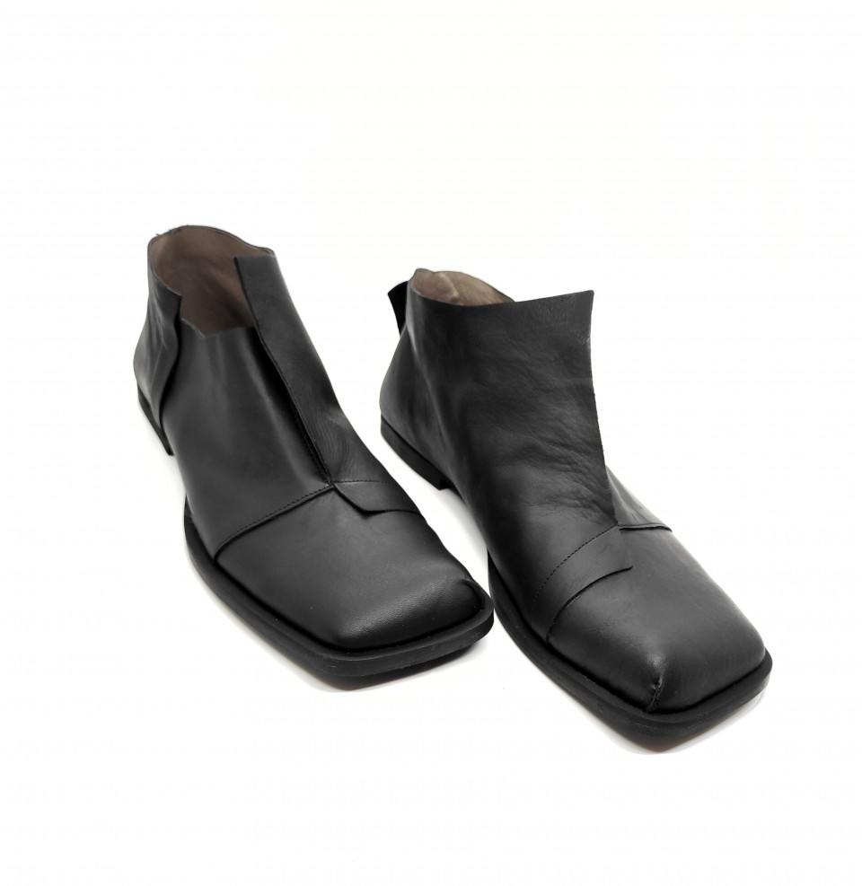 מגפון מרובע מכונף