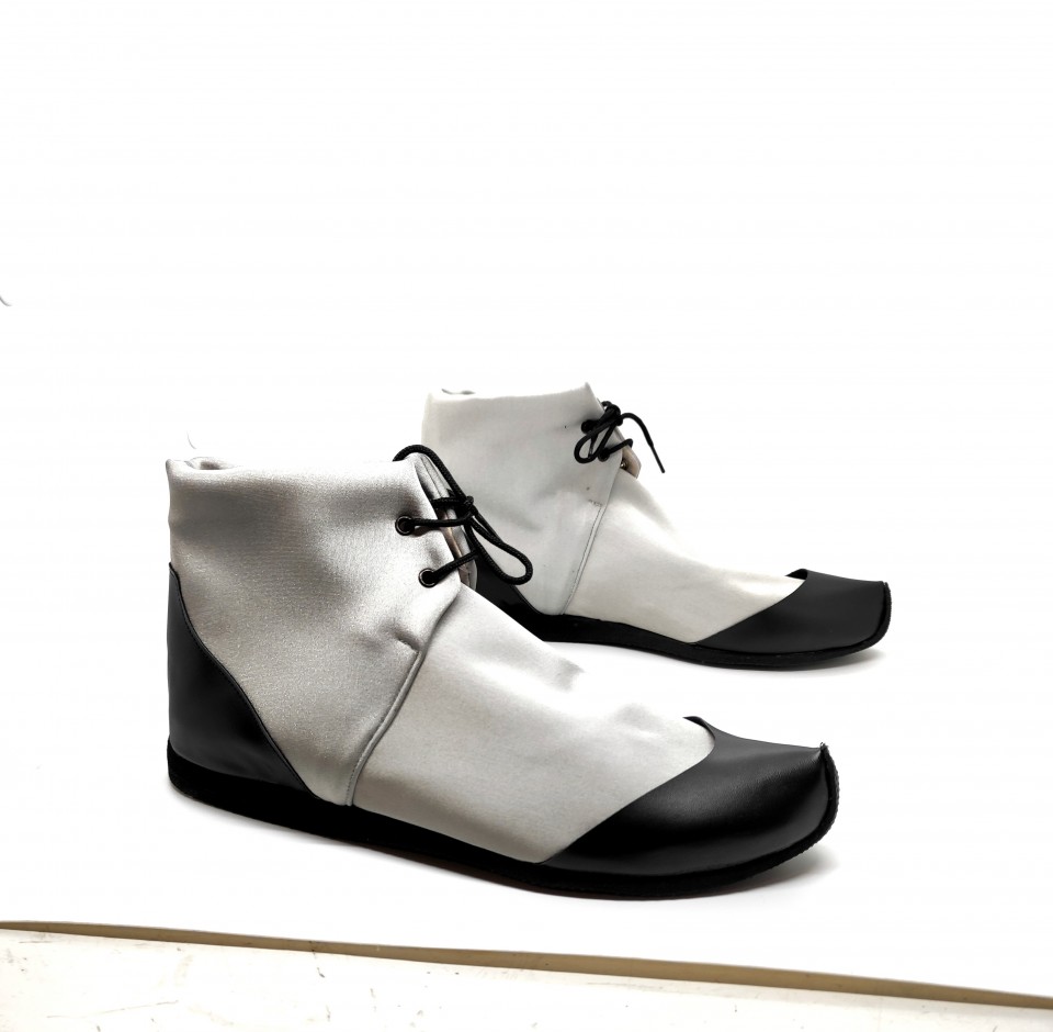 נעל ספורט שרוכים כסופה גובה קרסול - טבעוני