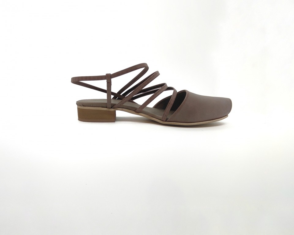 קאנו רצועות פתוח על עקב 