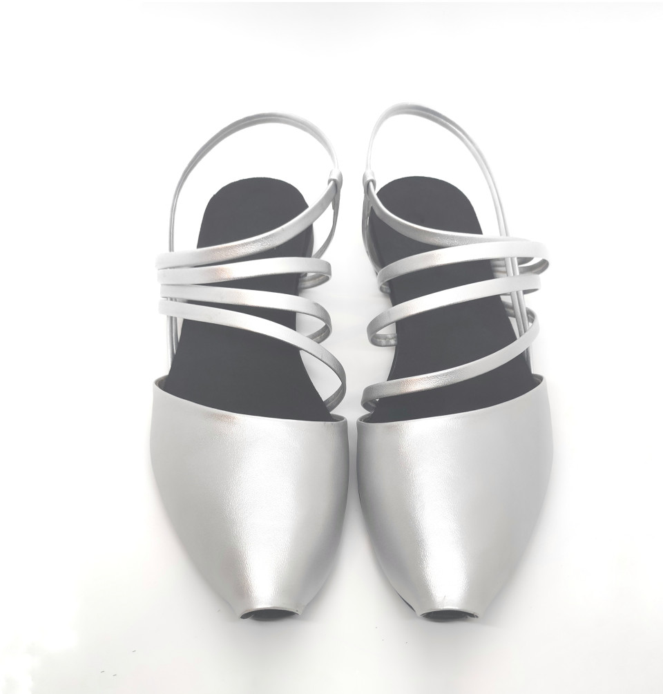 קאנו רצועות שטוח פתוח בעקב - ידידותי לטבעוניות