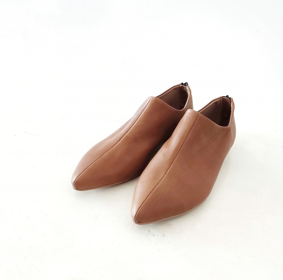 נעל שפיץ תפר פנימי 