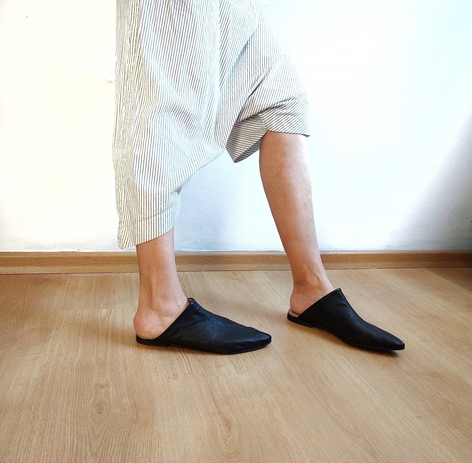 כפכף תפר פנימי שחור - שפיץ מתון