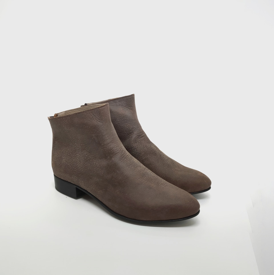 מגפון גרב עדין על עקבון 