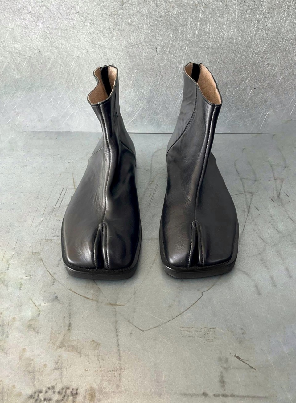 מגפון טאבי מרובע 