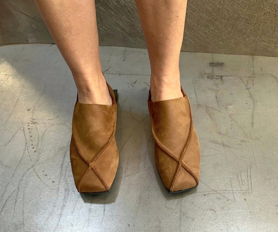 נעל איקס מרובעת 