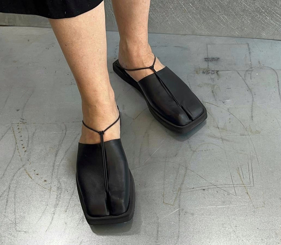 כפכף טאבי מרובע שחור