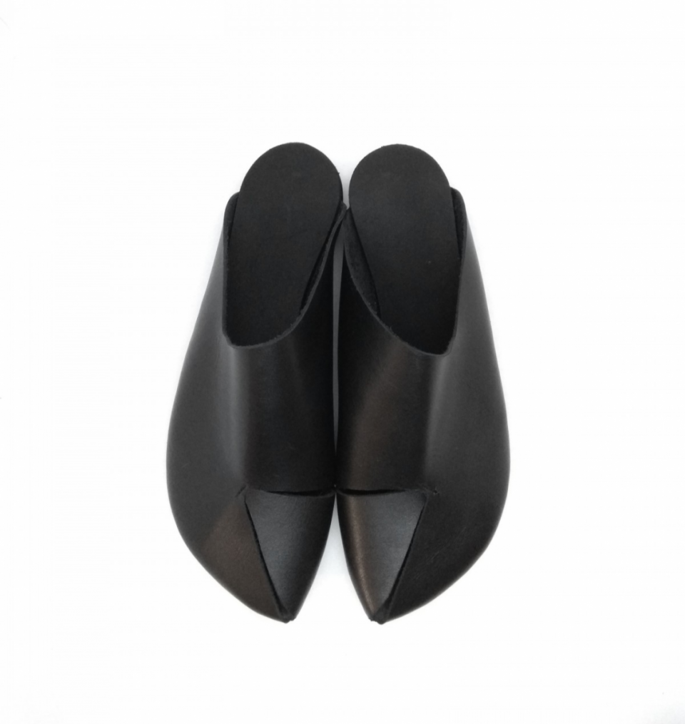 2AM סגור שחור