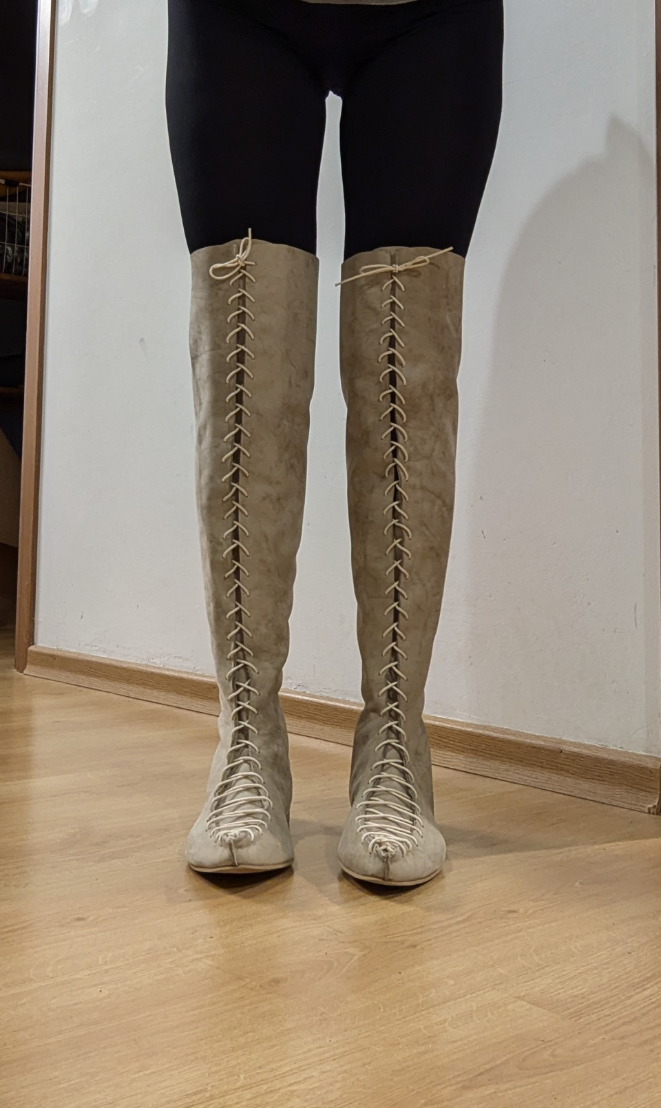 מגף שפיץ שרוכים גבוה מאד