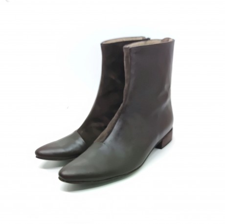 TWO TONE BOOT IN DARK BROWN