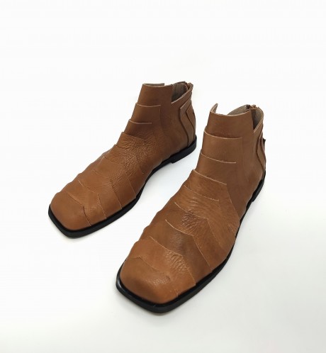 ARMADILLO SQUARE ANKLE BOOT IN CAMEL