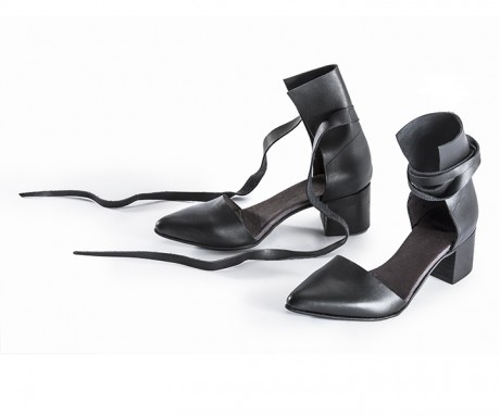 עקב קשירה שחור